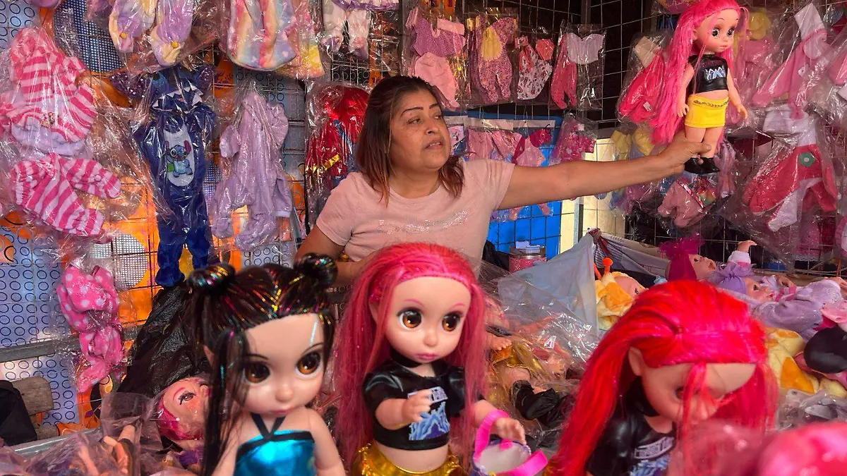 Guadalupe Flores vendedora de juguetes