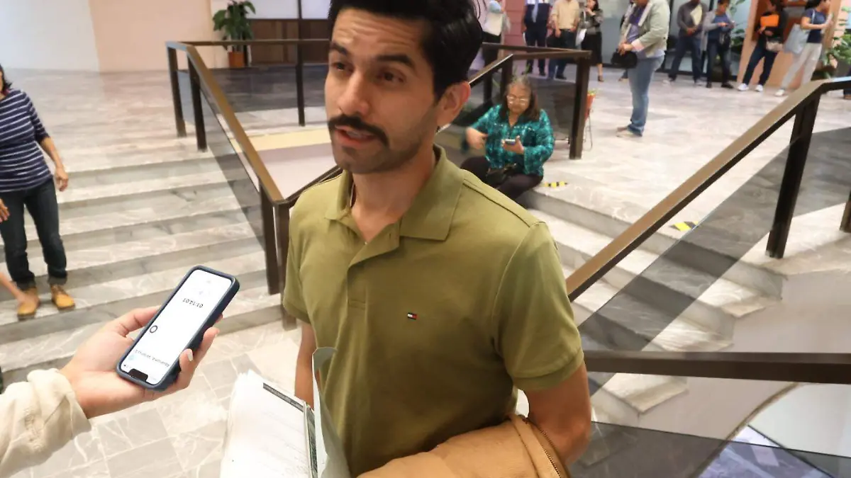 Quejas por desorganización en nuevo módulo de canje de placas en Veracruz