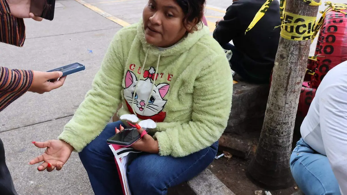 Esperando afuera del hospital general de Veracruz 