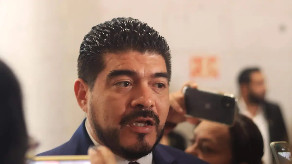 Zenyazen Roberto Escobar García-ricardo