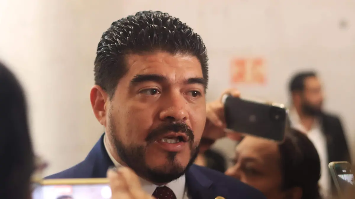 Zenyazen Roberto Escobar García-ricardo