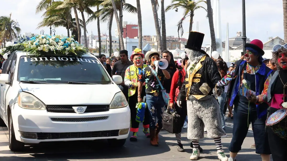 Despedida al payaso "Tún Tún piernas locas"