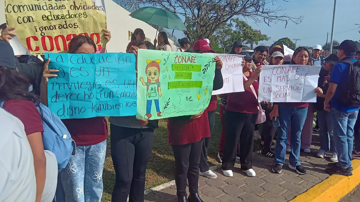 Manifestacion de CONAFE 3