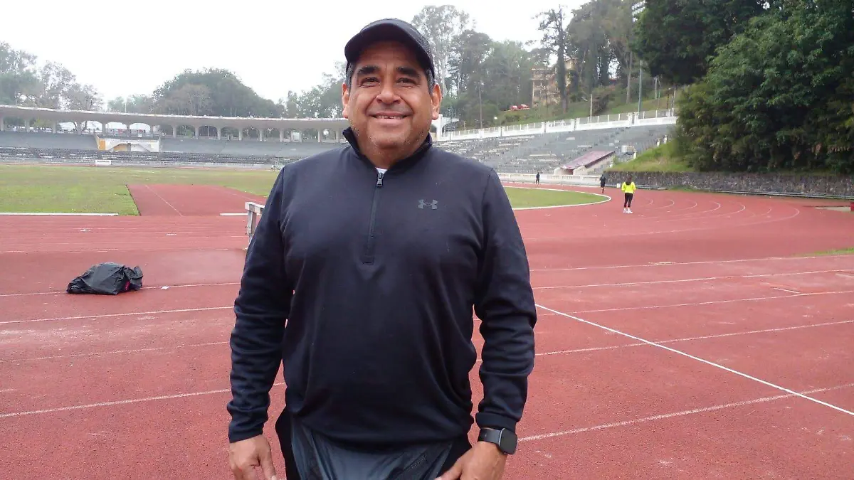 El profesor y entrenador Diego Liceo Valerio Cárdenas
