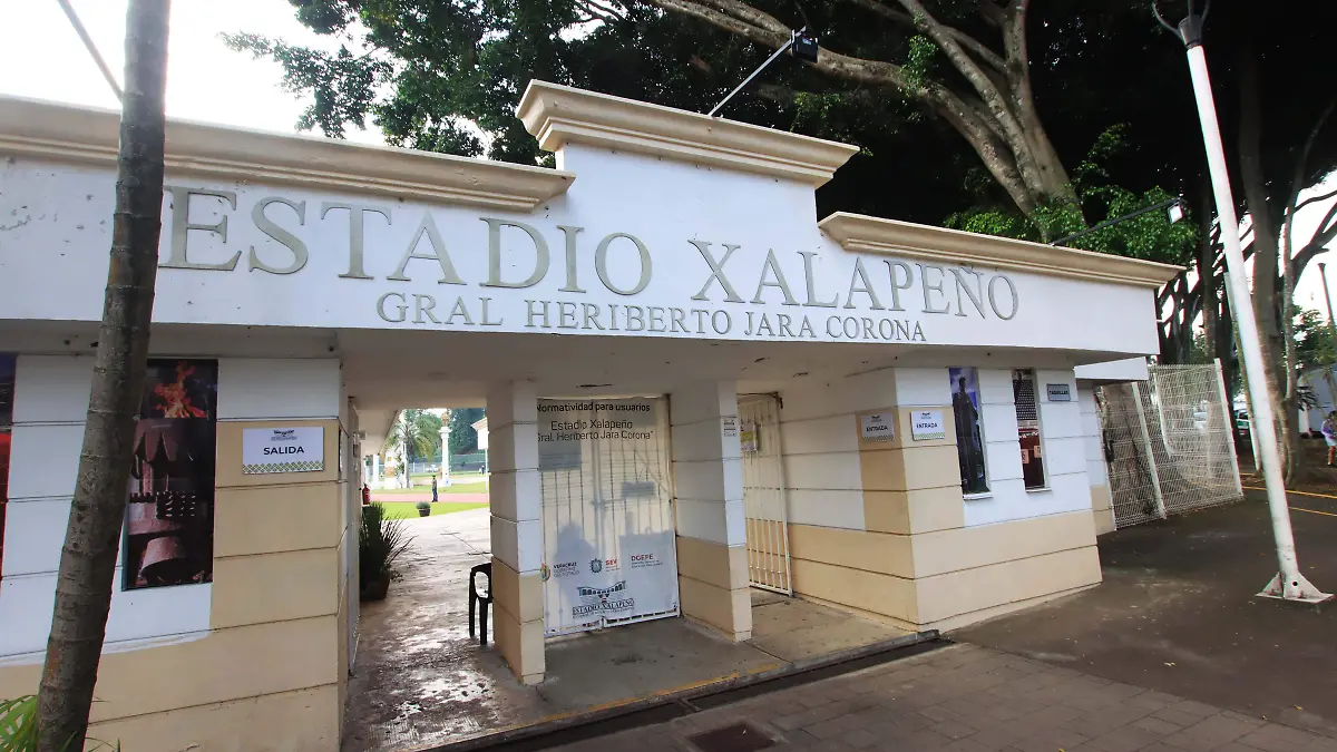 Estadio Ricardo Ahued (4)