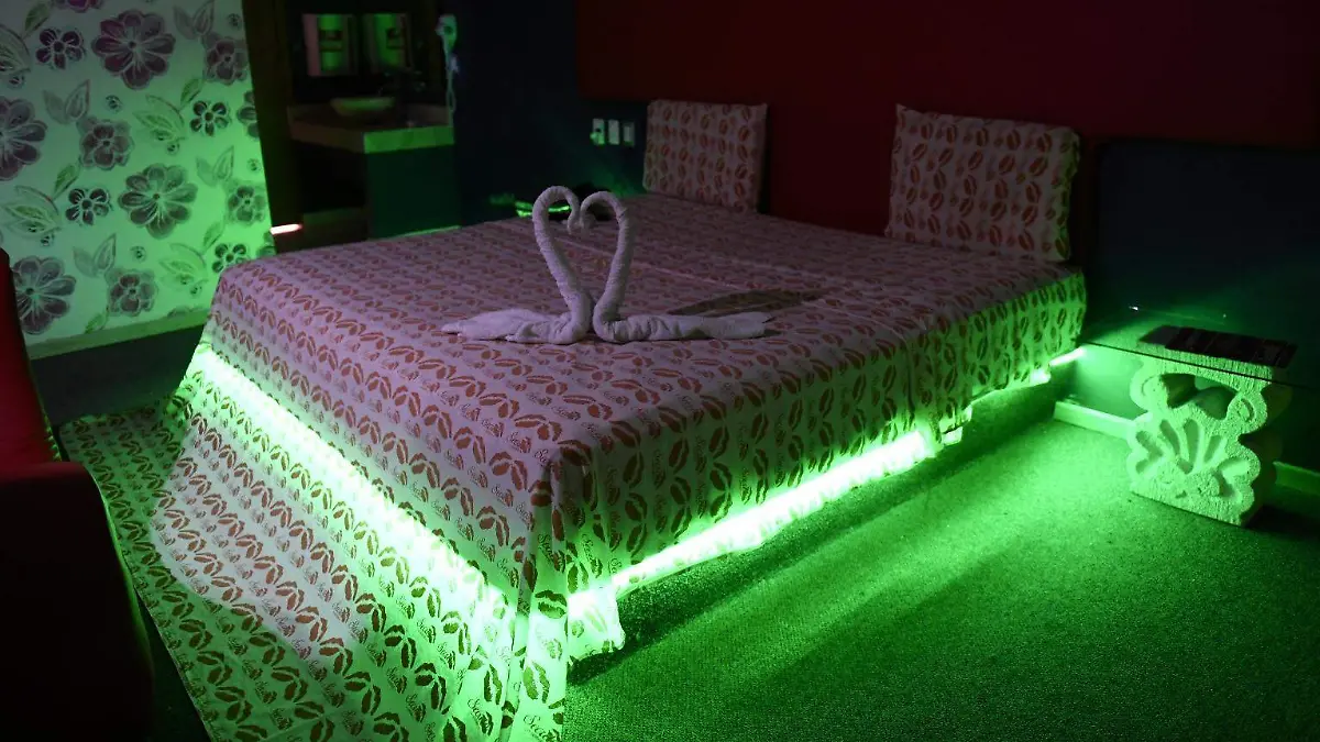 RENÉ-ASPECTOS MOTELES