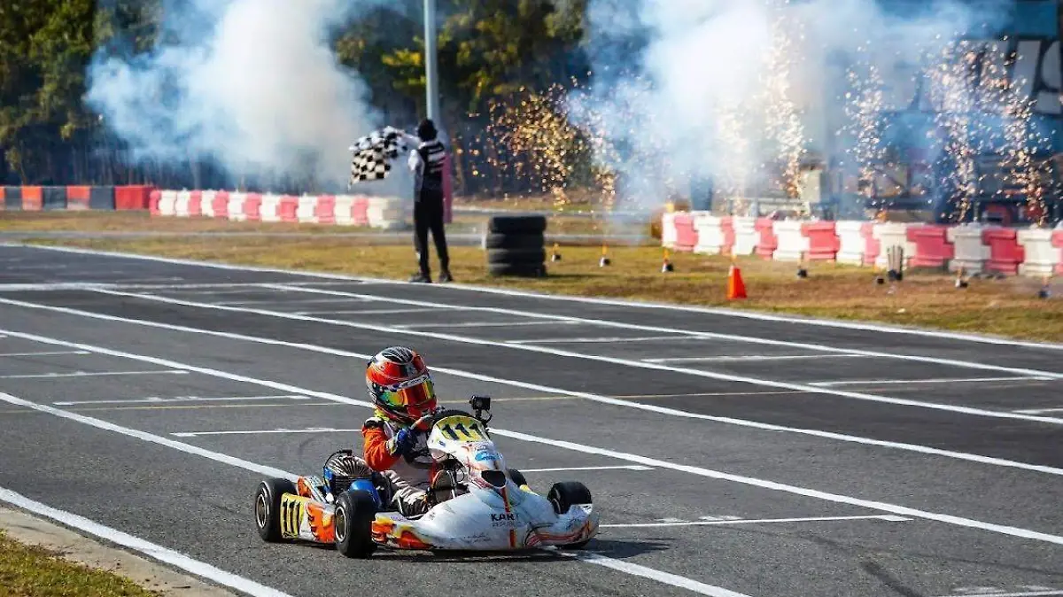El nombre de César Barradas ya se encuentran en los libros de la historia del automovilismo mexicano
