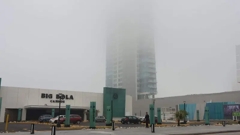 Neblina en el puerto