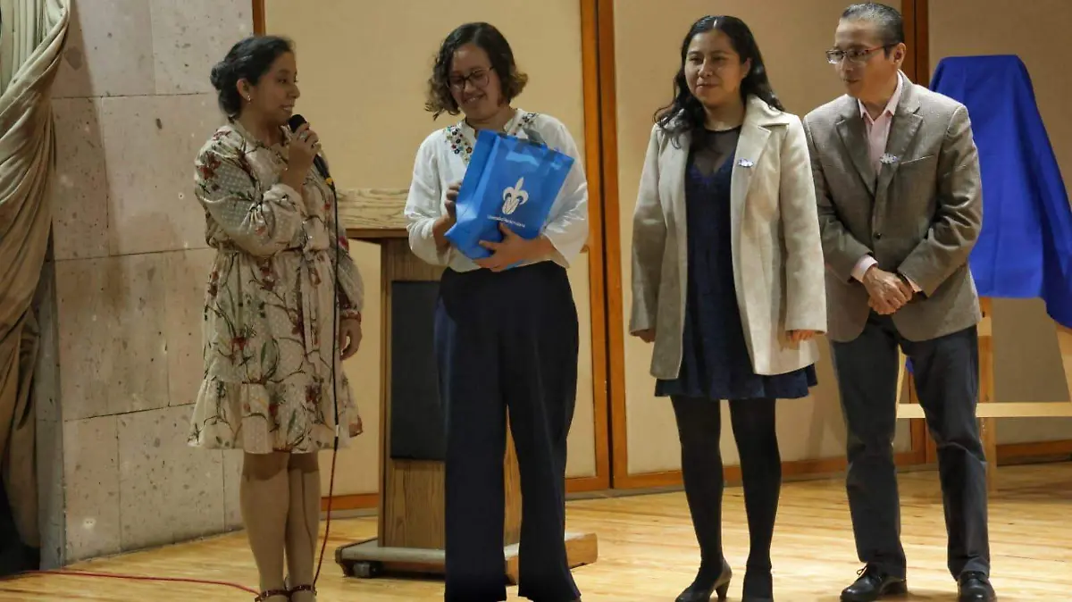 Develan placa por 50 años de Ciencias Atmosféricas en la Universidad Veracruzana