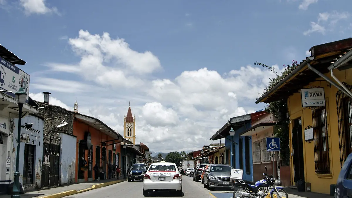 RENE-COATEPEC-SEMAFORO ROJO