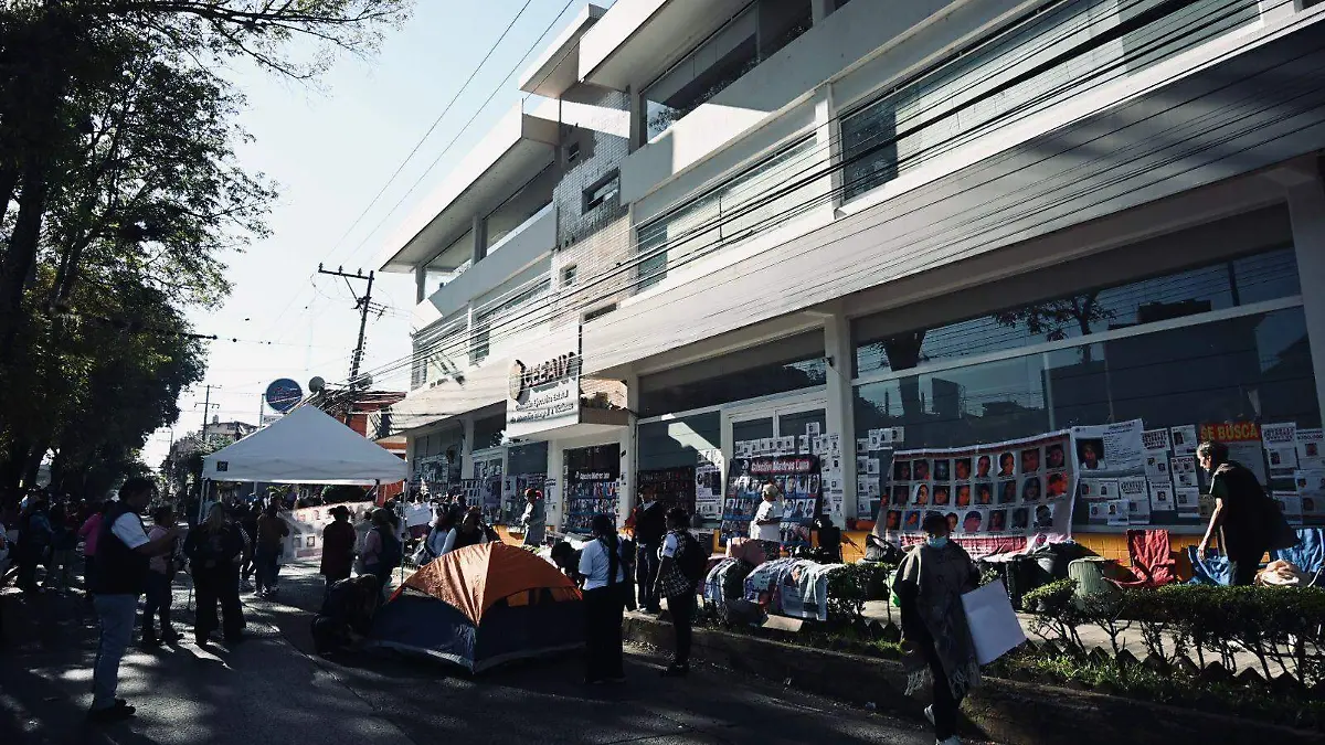 Colectivos de búsqueda toman instalaciones de Ceeaiv en Xalapa 