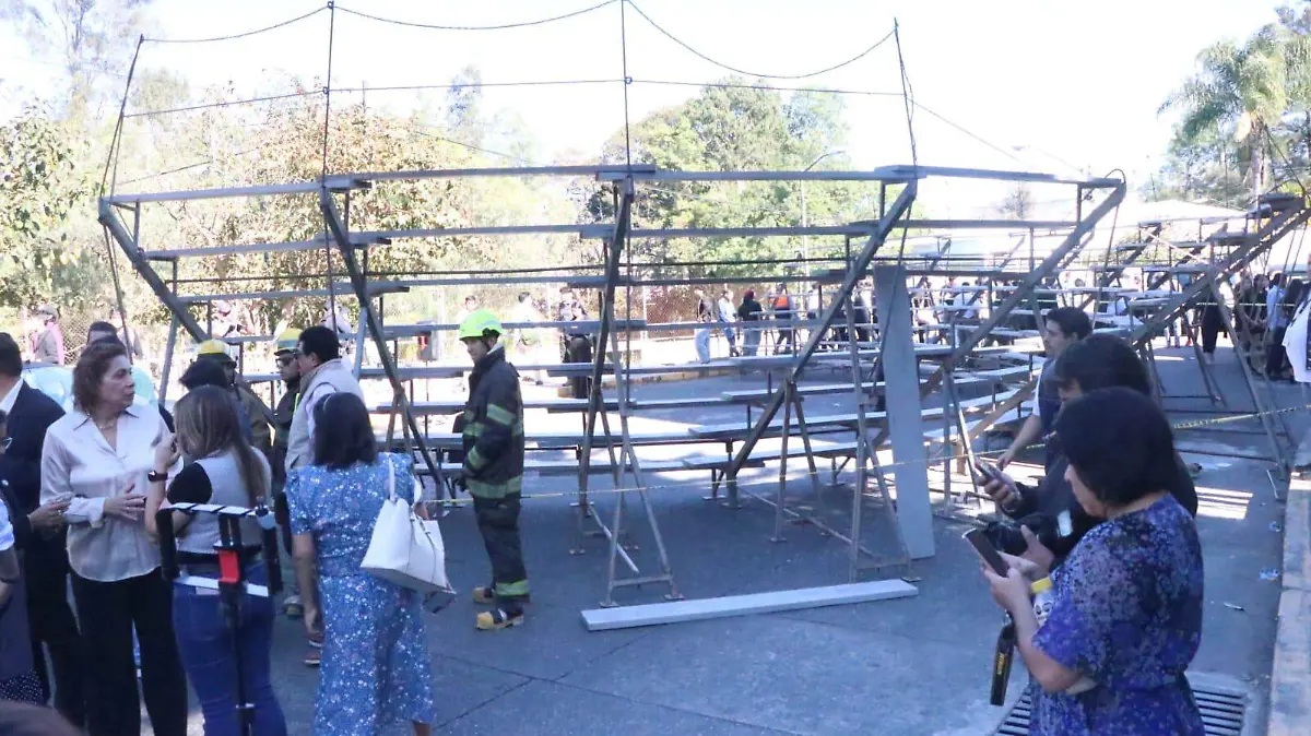 Colapsa templete en foto de graduación