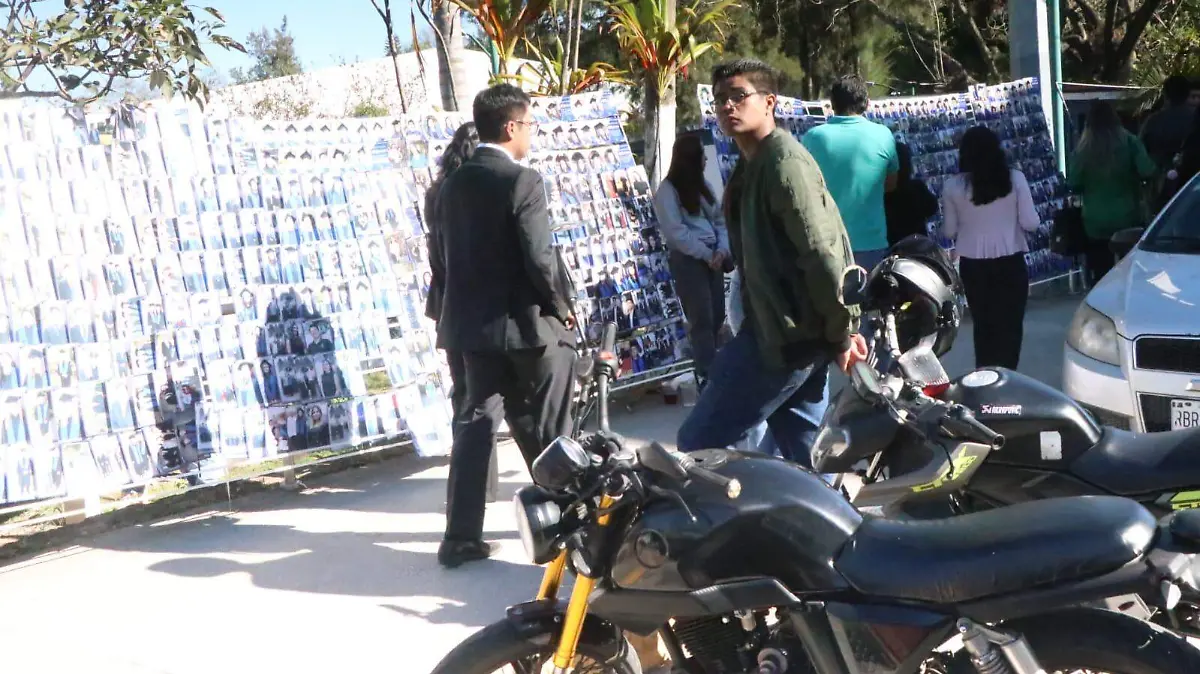 Colapsa templete en foto de graduación