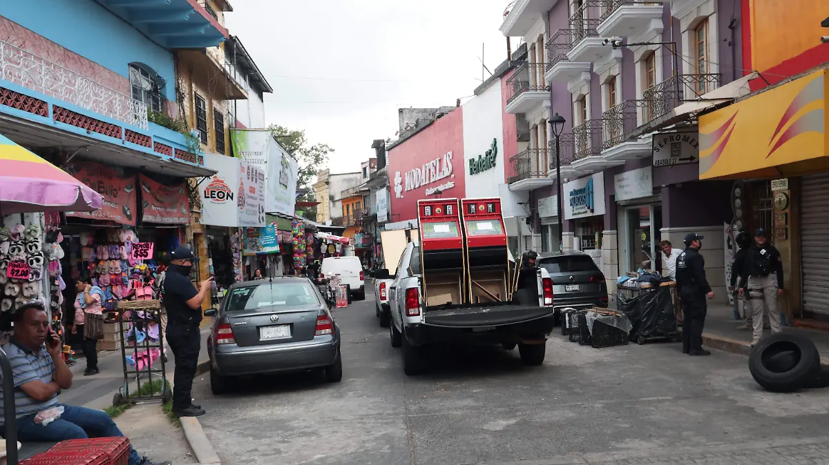 Decomisan máquinas tragamonedas