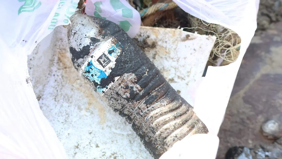 Hidrocarburo en playas de boca del río