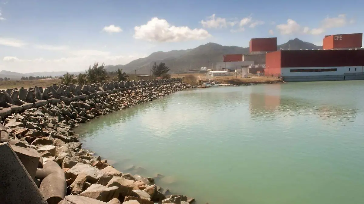 Construcción Laguna Verde