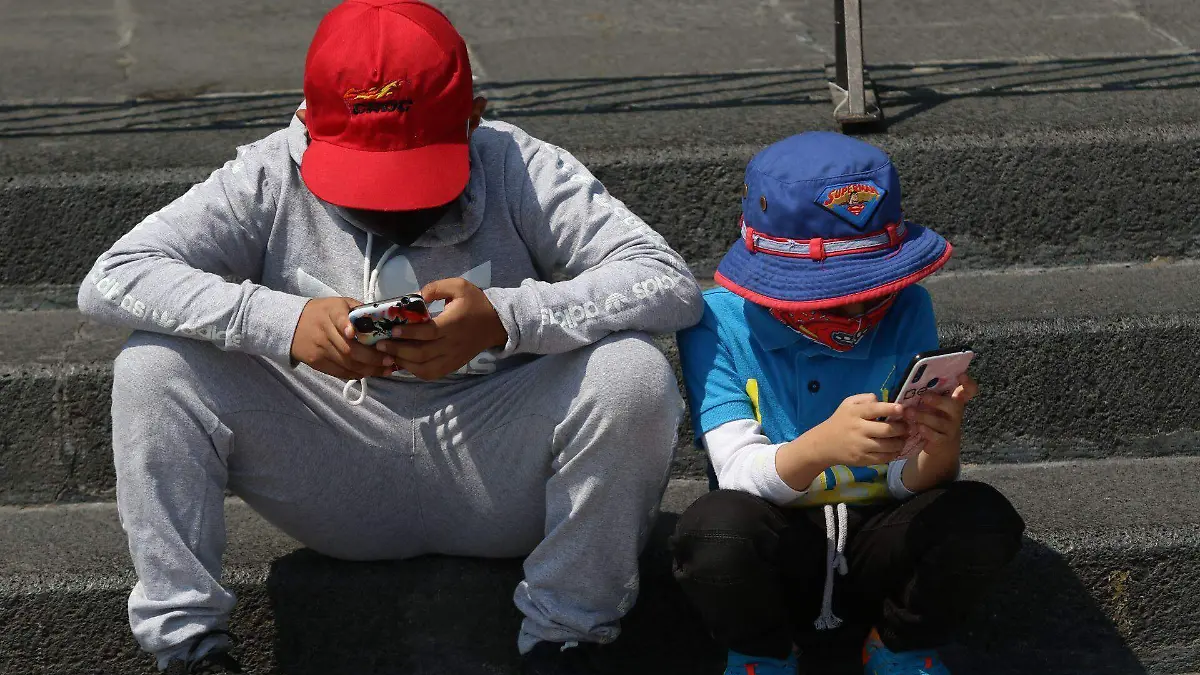 781842_Niños Uso Celular_web