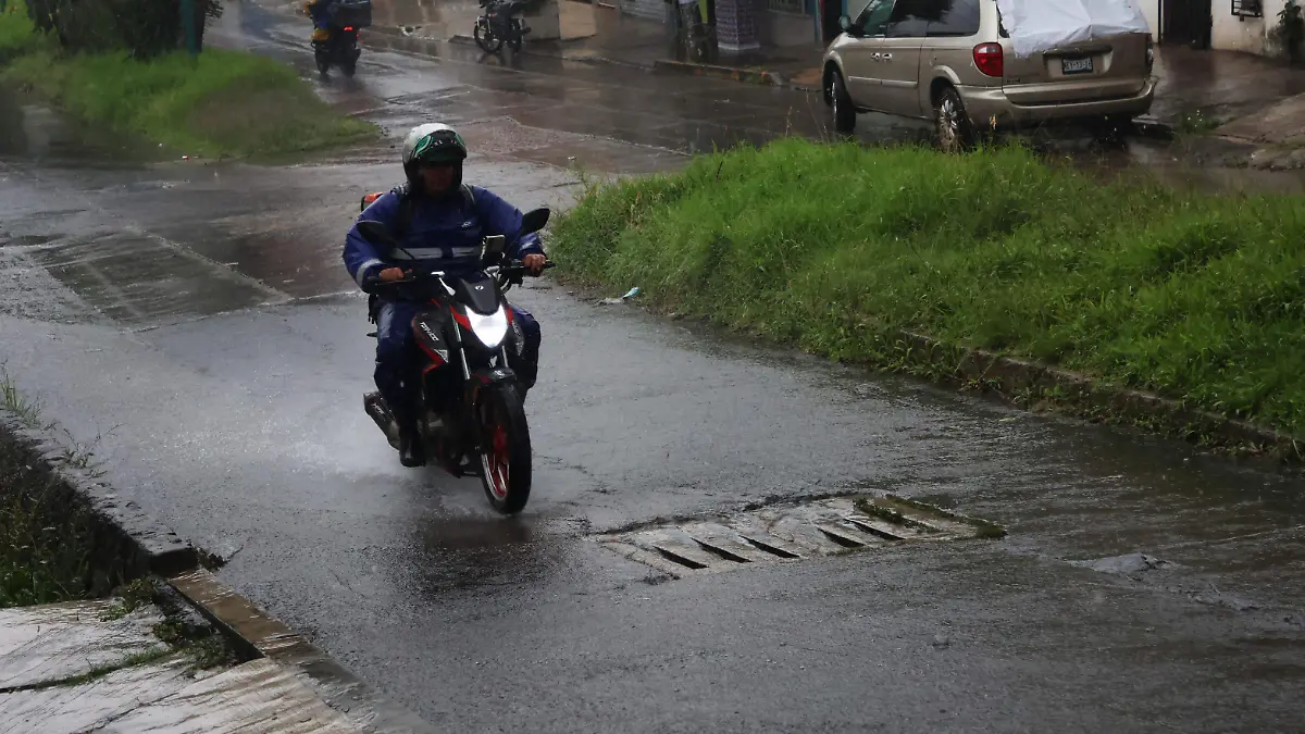Motos Lluvias (2)