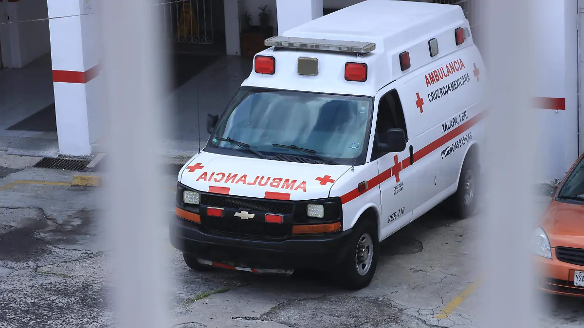 cruz roja ambulancia