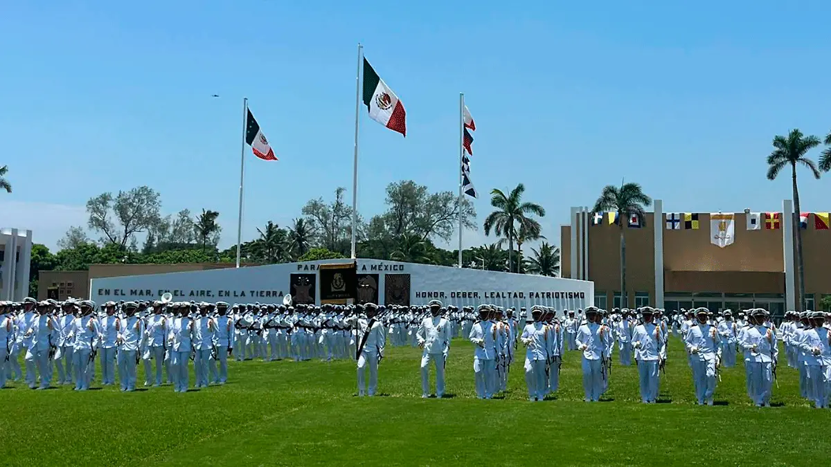 Graduación-de-Heroica-Escuela-Naval-4