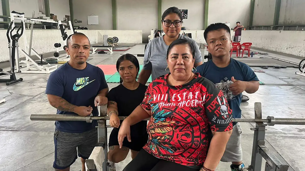ATLETAS DE POWERLIFTING