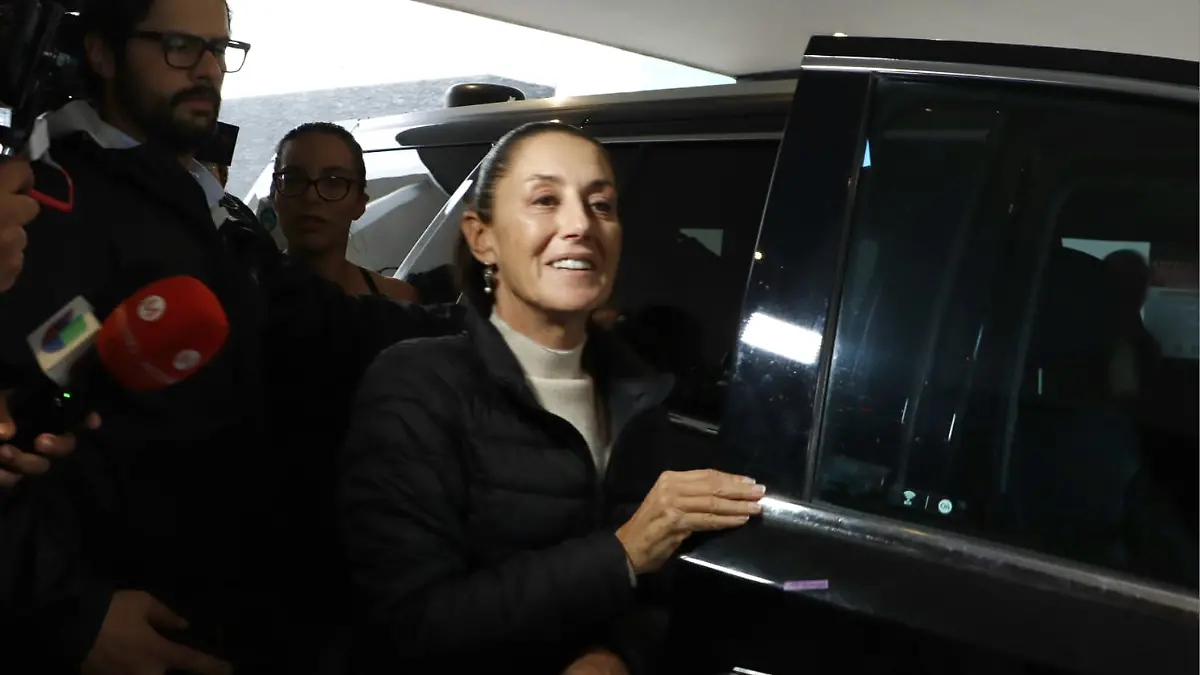 claudia Sheinbaum llega al funeral de Ifigenia Martínez