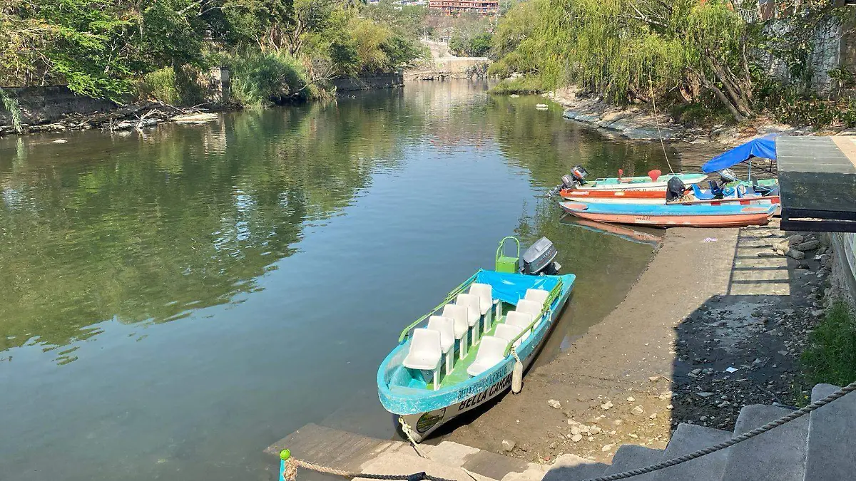Lanchas en el Río Grijalva