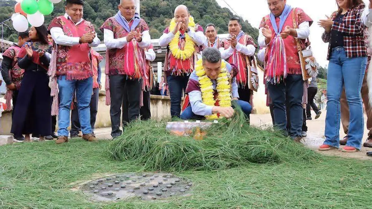 Rutilio Escandón inaugura alcantarillado