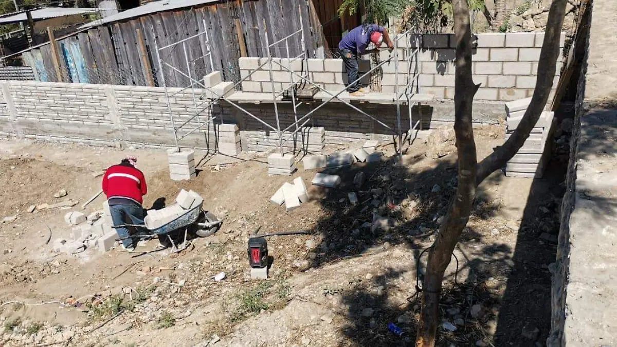 Hombres en obra de construcción