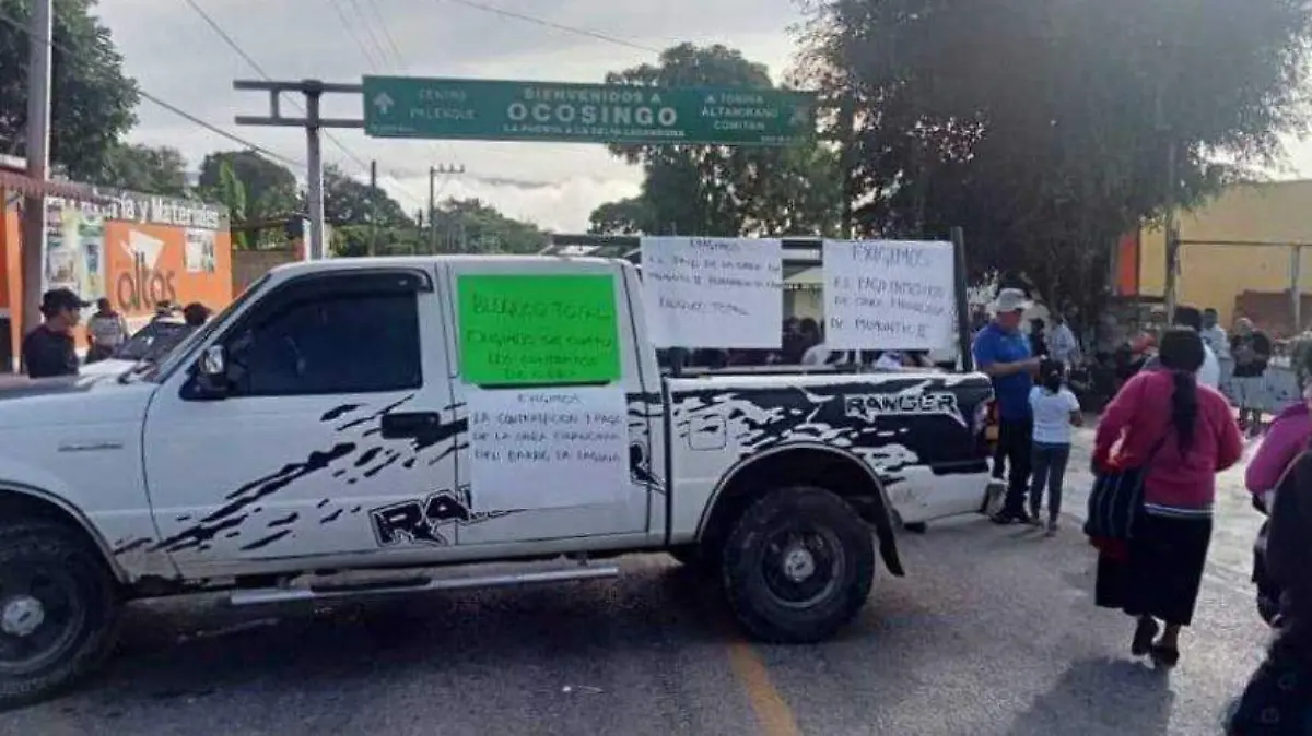 bloquean carretera en Ocosingo