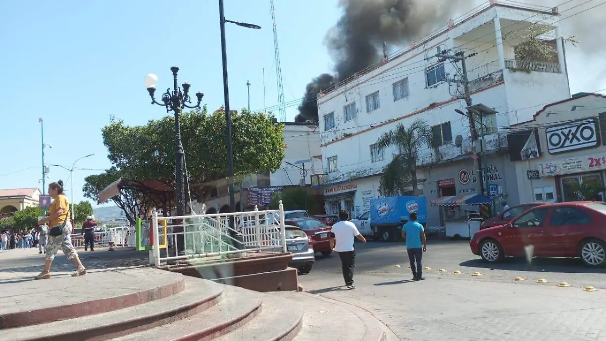 Incendio en el Palacio municipal de Tonalá