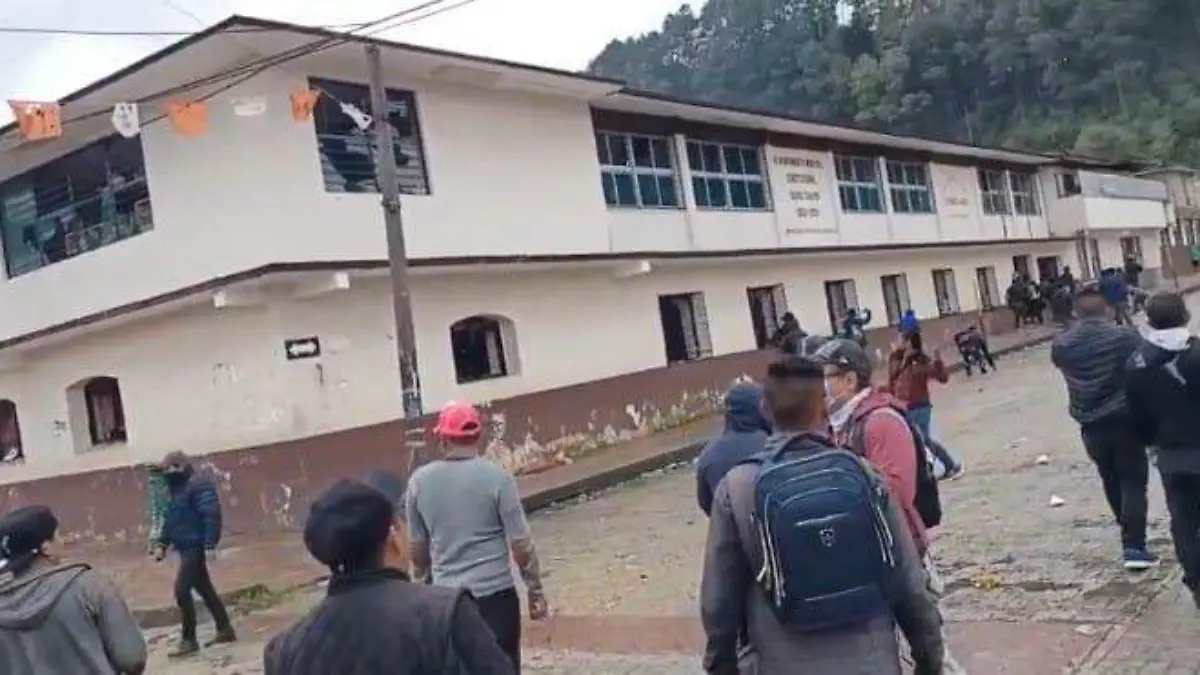 Enfrentamientos y violencia en Oxchuc