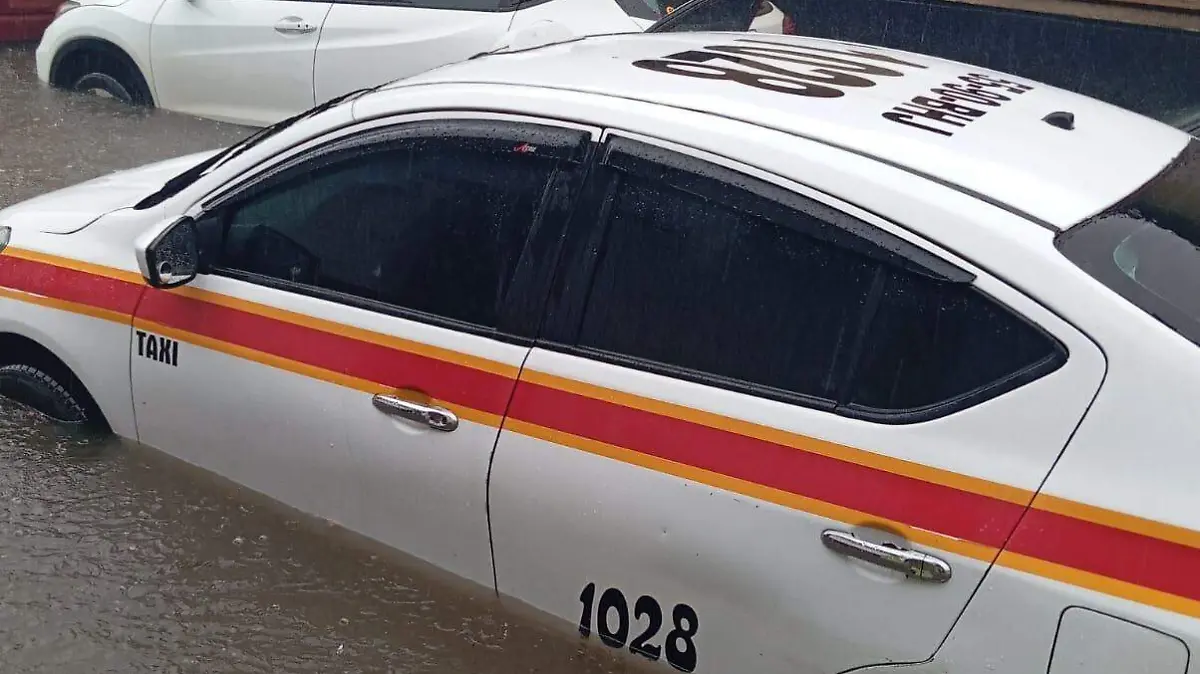 Fuertes lluvias provocan inundaciones