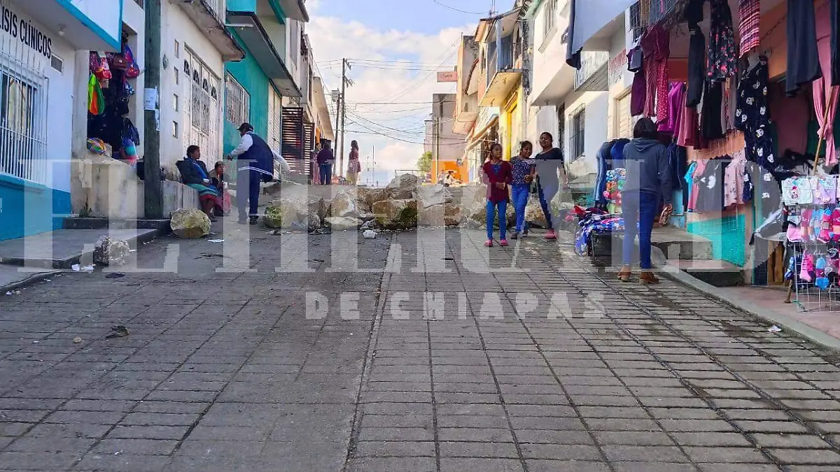 Ejidatarios bloquean calles en Altamirano