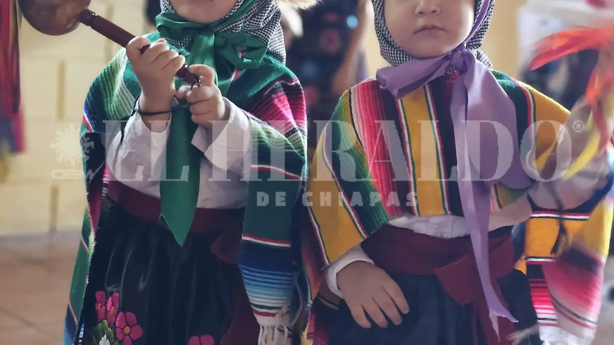 niños parachicos pequeños (1)
