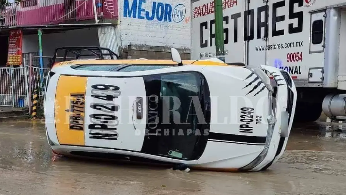 taxi volcadura