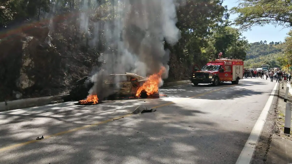 se incendio vehoculo 2 