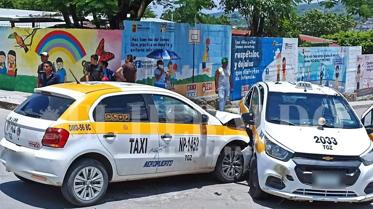 ACCIDENTE taxis (1)