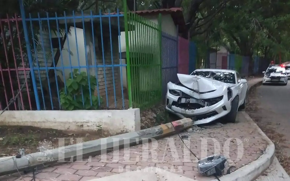 camaro destruido 1 (1)