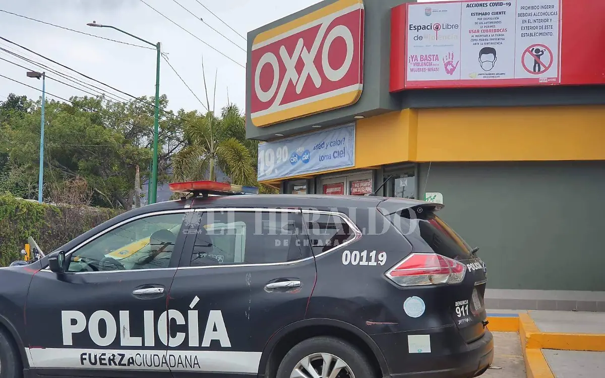 Robo dentro de oxxo