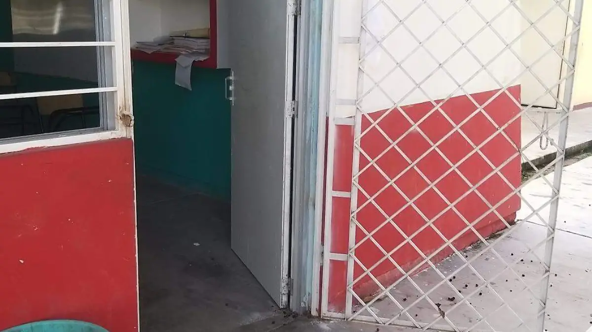 Robo a escuela primaria Ángel Albino Corzo en Tonalá