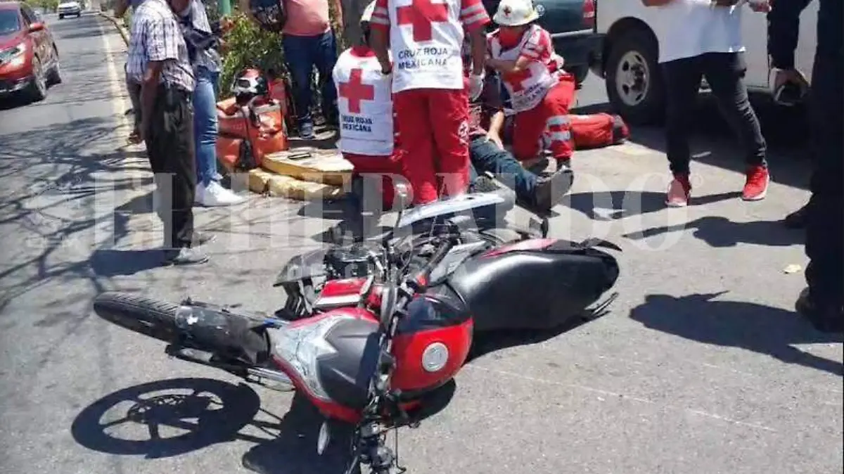 taxi impacta a motociclista4