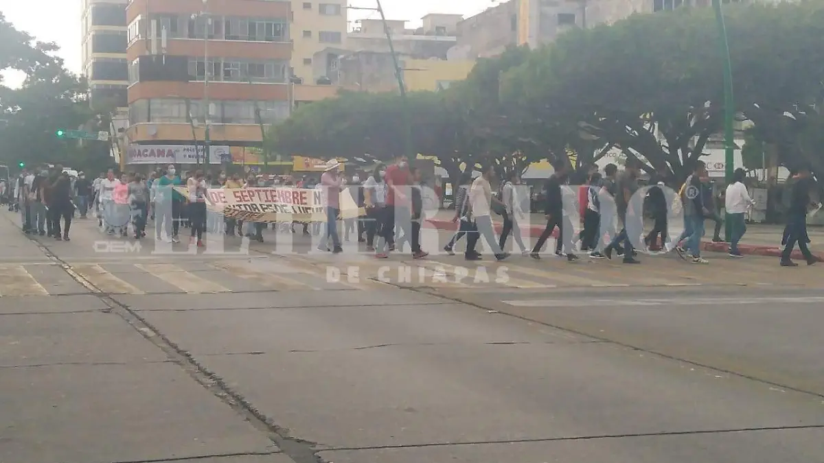 normalistas marchan en tuxtla 1 