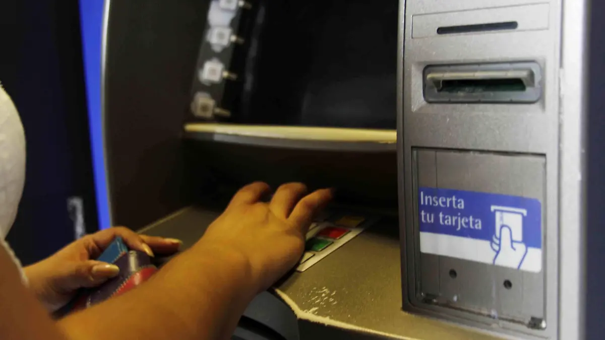 BANCA-Alejandro Estrada (2)