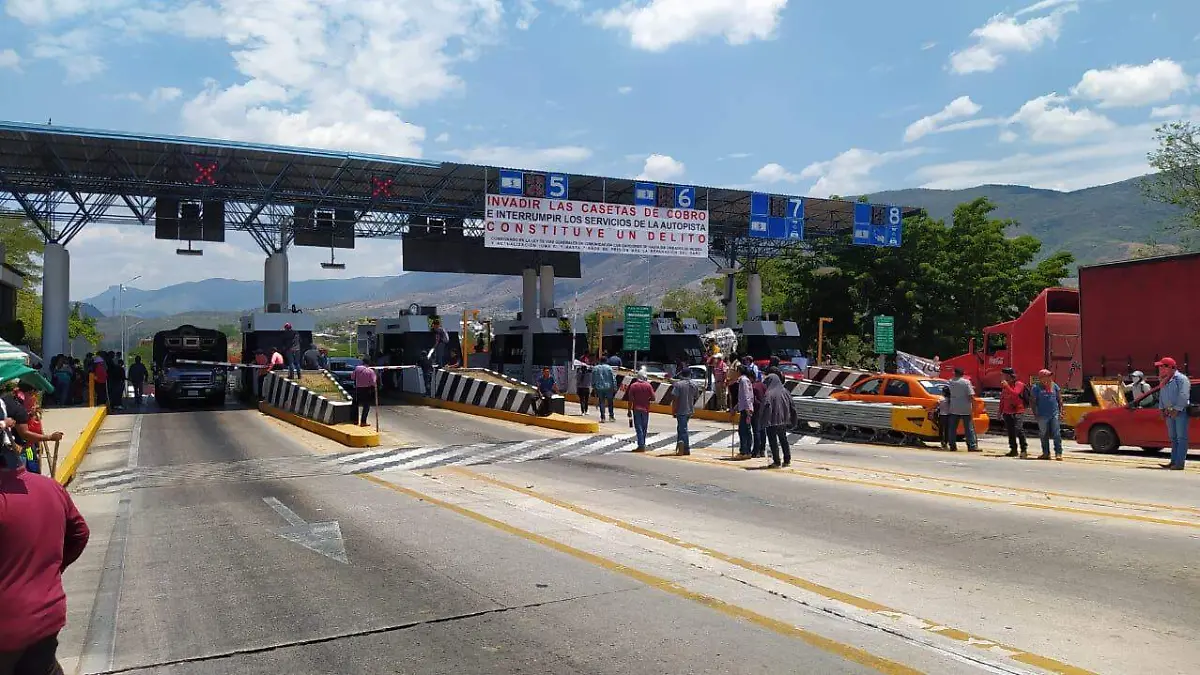 ONPP toma caseta de cobro San Cristóbal - Chiapa de Corzo