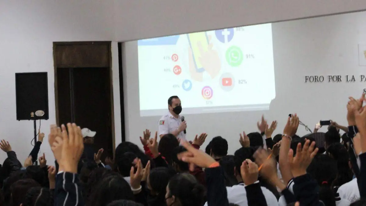 Policía cibernética