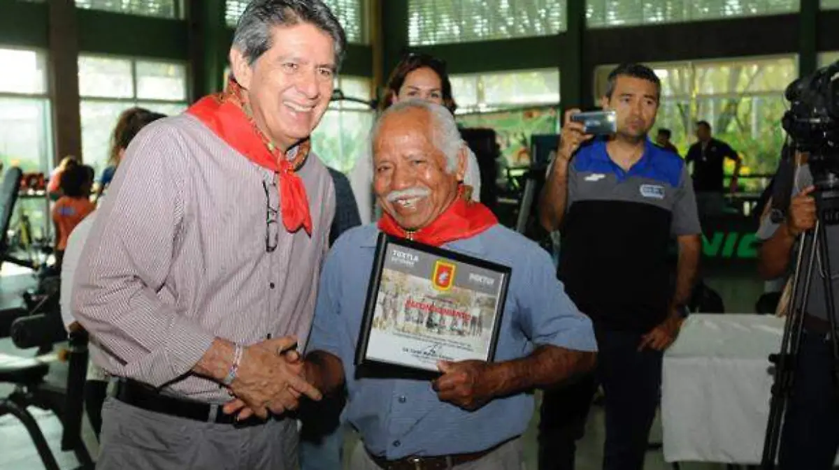 PAÑUELO ROJO3