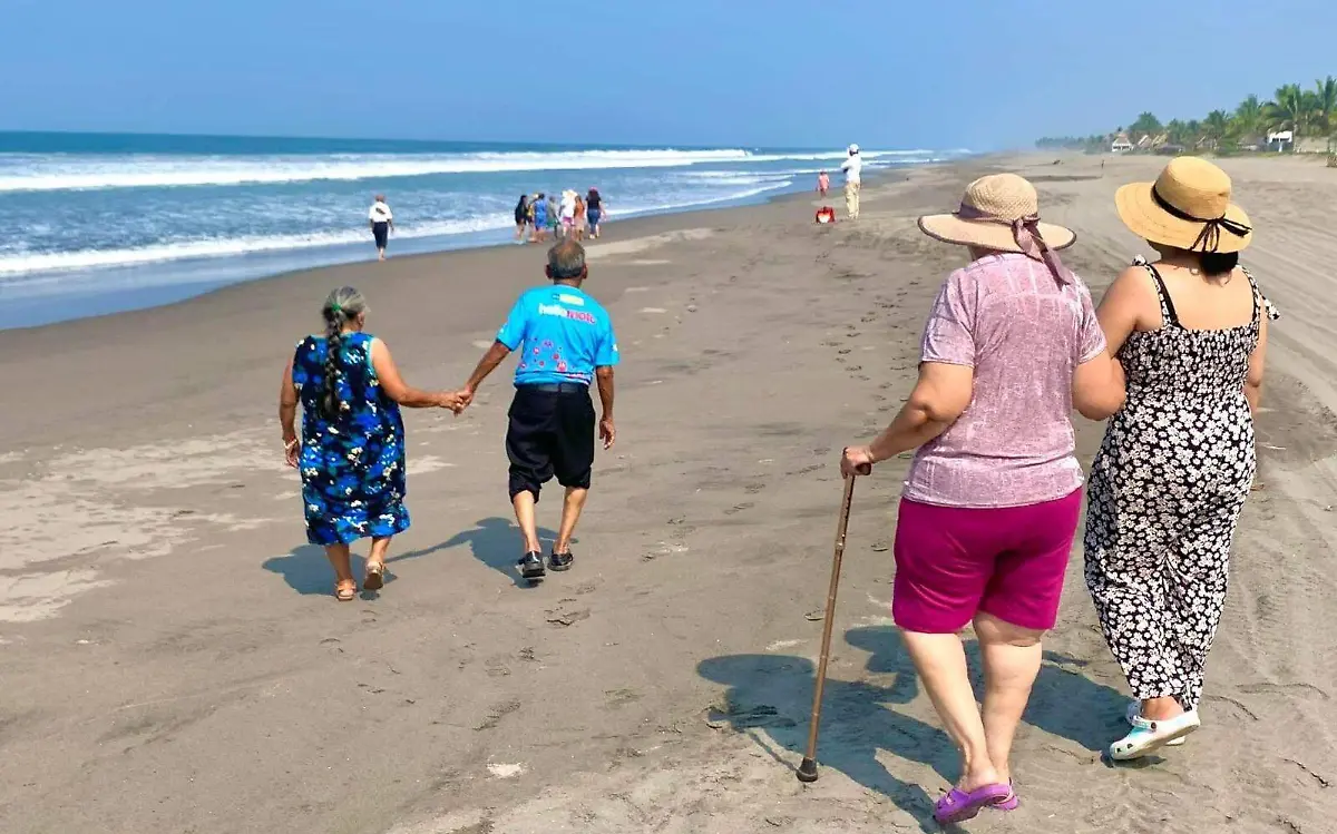 Abuelitos van a la playa1