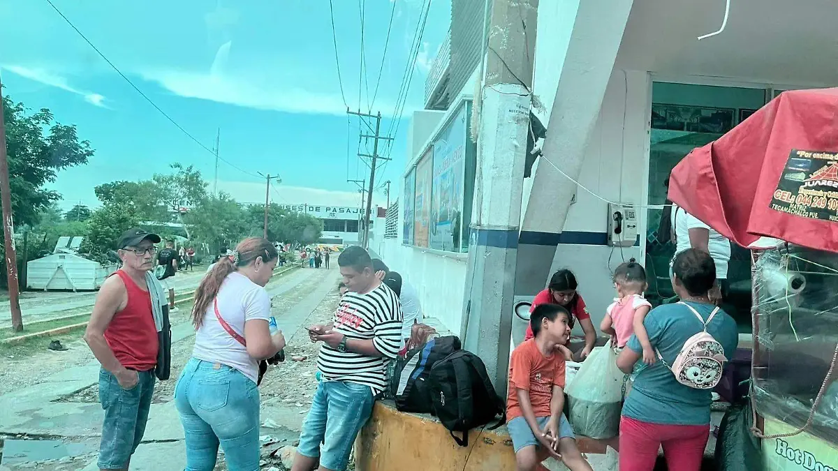 migrantes en terminales2