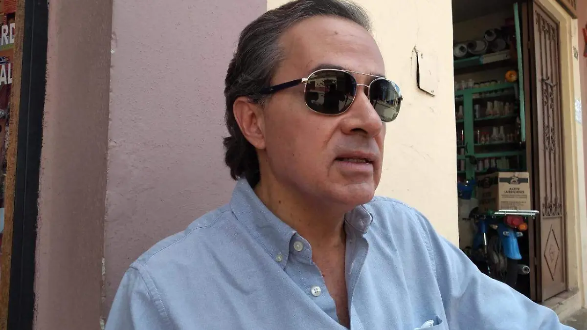 Luis Preciado, especialista 2
